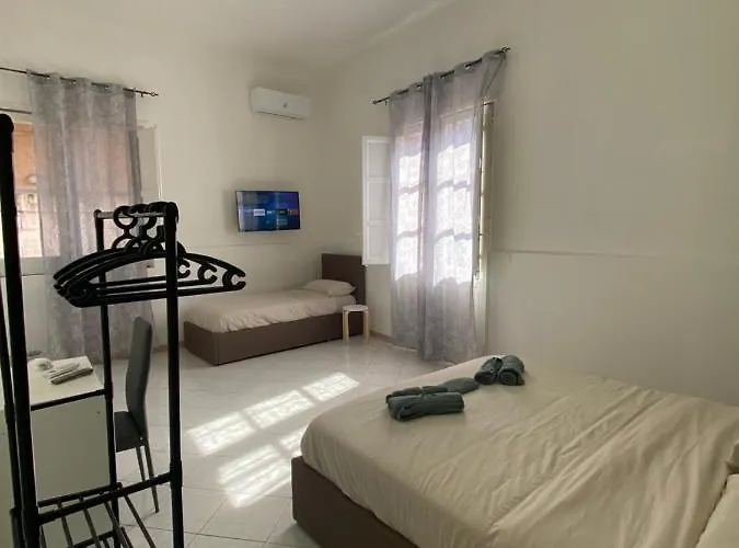 Lavica Airport Bed & Breakfast Katánie